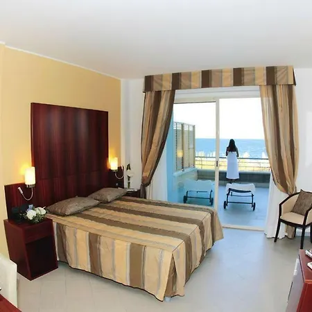 Marina Degli Aregai - Ili01371-syb Santo Stefano al Mare